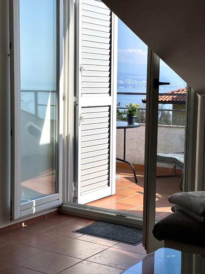 Apartment Lady Daniela Mit Meerblick In Lovran Buitenkant foto